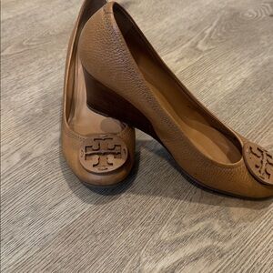 Tory Burch Brown Carmel leather wedge Size 11